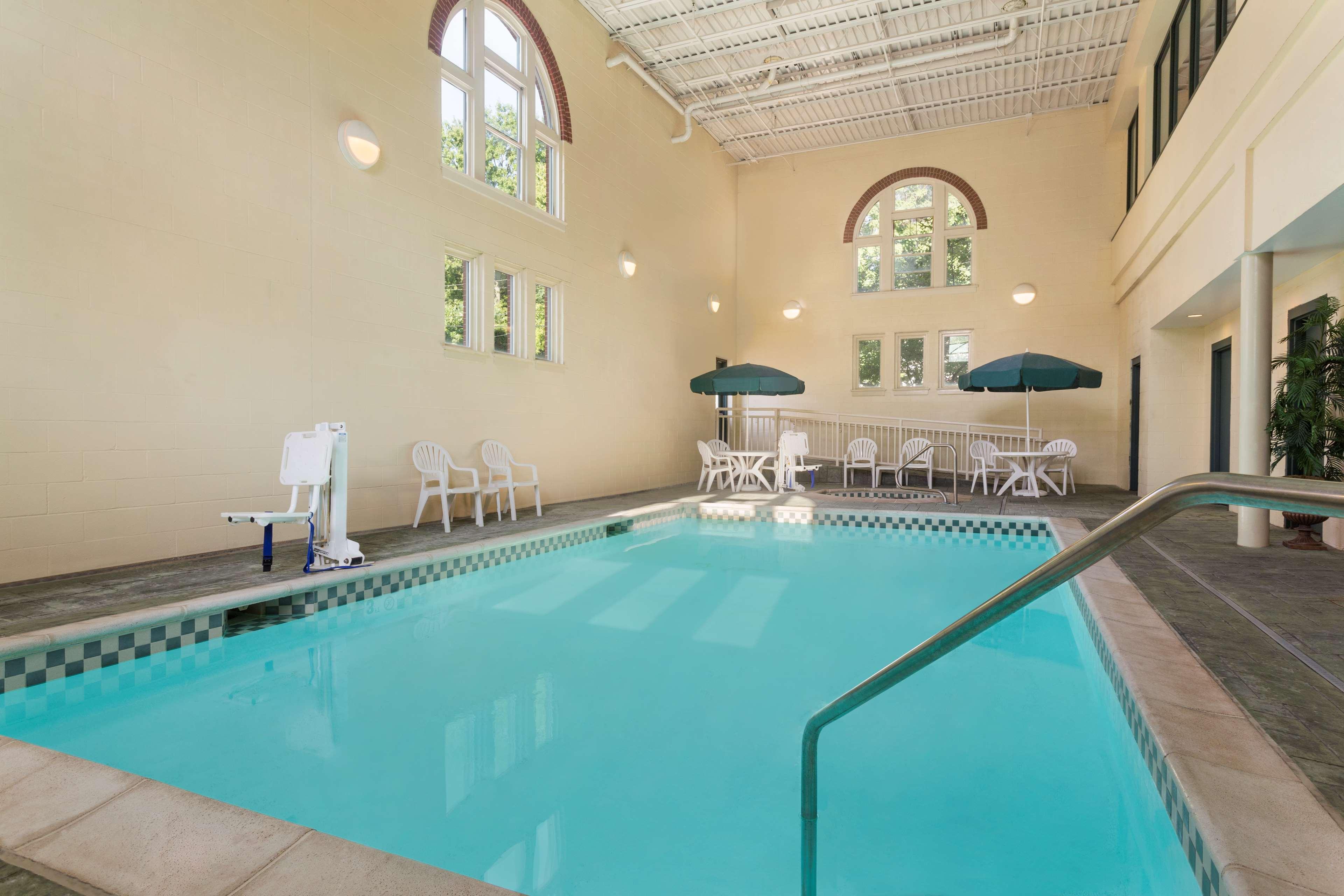 Country Inn & Suites By Radisson, St Charles Historic District Saint Charles Exterior photo